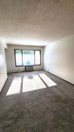 $825 / 2 habs - 800 pies² - 2 habitaciones tranquilas, estacionamiento fuera de la calle - 218 #4 (218 N. Jefferson Street #4, St. Croix Falls, WI)63387035715075122