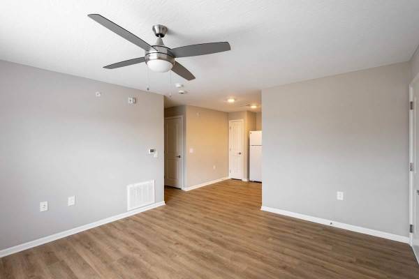 $735 / 1br - 660ft2 - Housing Vouchers Welcome, Air Conditioner, Playground, Extra Storage (Zanesville)63615786456579122