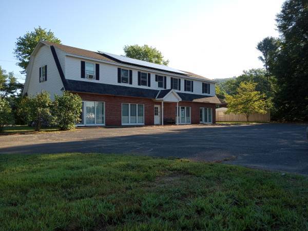 $1,995 / 3br - 742ft2 - PRICE REDUCTION! 3-Bedroom Garden-Style Apartment in Sunderland! (Sunderland)64017047786115120
