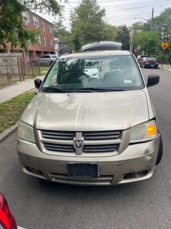2009 dodge caravan - $1,900 (Canarsie BK)63470770987779122