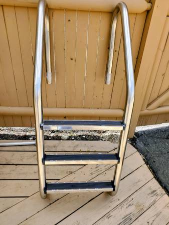 POOL LADDER 3 STEP 1