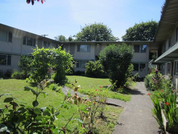 $995 / 1br - ¡Apartamento económico en planta baja en ubicación privilegiada! (Eugene)63977273934210120