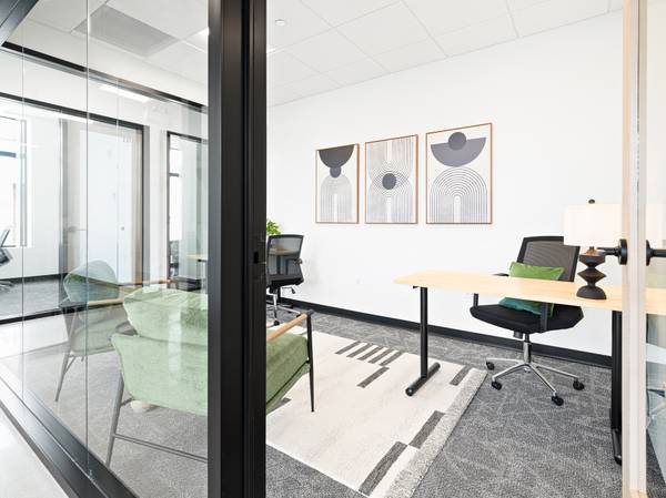 $219 Private Space AVAILABLE NOW! (Chicago, IL)63844192286851120