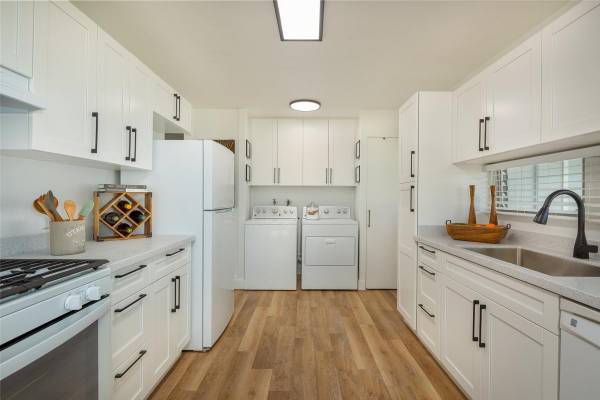 $3,774 / 3br - 1420ft2 - Party Pavilions, All New Light Fixtures & Ceiling Fans (Ewa Beach)63686691836801121
