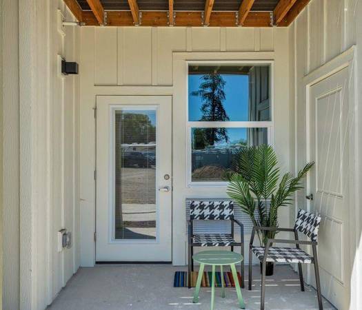 $1,814 / 2br - 900ft2 - Full Appliance Package, Clubhouse, Private Balcony or Patio (Woodburn)63660478732035123