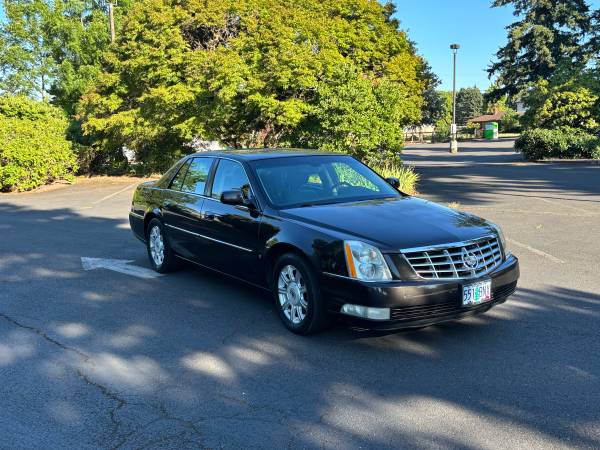 2009 Cadillac DTS | 1 dueño | Título limpio - $5,499 (Portland)63618518745857122