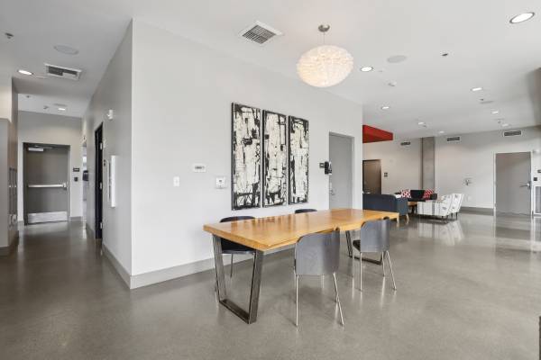 $1,099 Studio near Moda Center63842022175491122