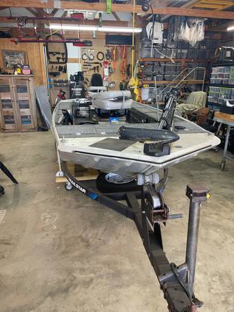 16' Bass Tracker Panfish Special Bass Boat 1