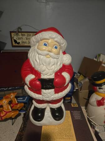Vintage table top santa claus blow mold 1