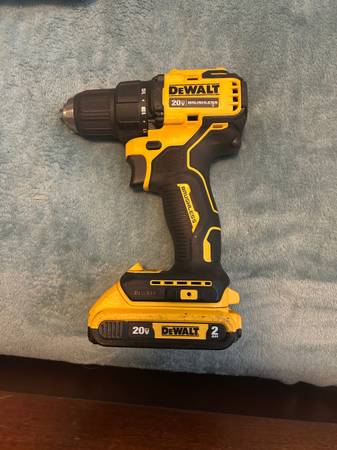 Dewalt taladro 1/2” Atomic 20v, 3 baterías y cargador - $12063435874731649121
