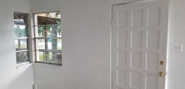 $2,000 / 3br - 1800ft2 - Linda casa en calle tranquila cerca de la torre de agua en Cocoa (Cocoa)63823722111233122