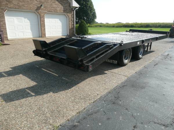 19+5 Towmaster Trailer 1