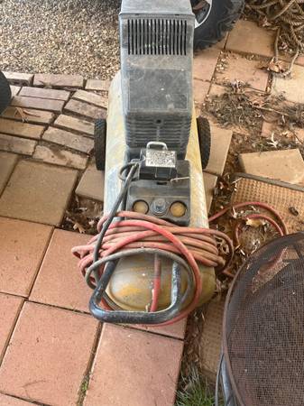 Craftsman air compressor - $50 (Denison tx)63443606826369121