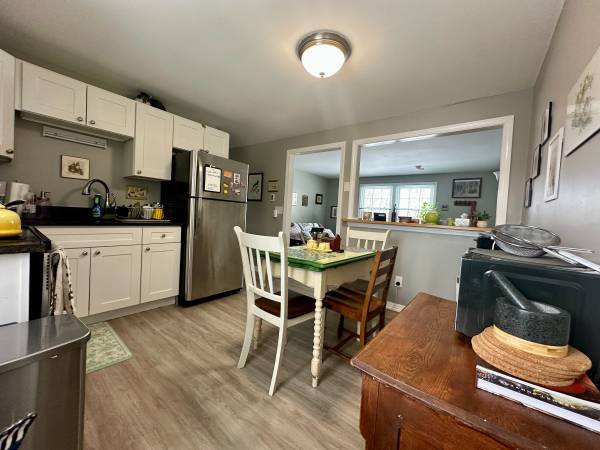 Newly renovated, 2 bed/1bath on bus rt to AMHERST 1