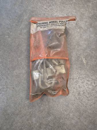 Steering wheel puller 1