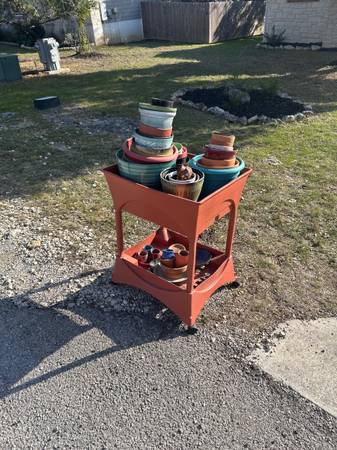 Free assorted plant pots 1