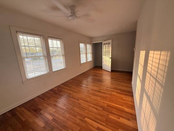 Charming 1 Bedroom, 1 Bath City Loft – Near Downtown & Hospital 1