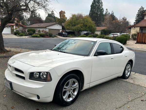 2008 Dodge Charger SXT 2.7 6-cylinder 1