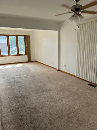 $2,100 / 3br - 1st Floor Spacious 3 Bedroom Utilities Included! (Jefferson Park)64041810811393121