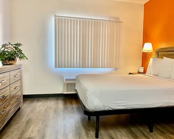 Siegel Rewards Program, Flat Screen TVs, WiFi access 1