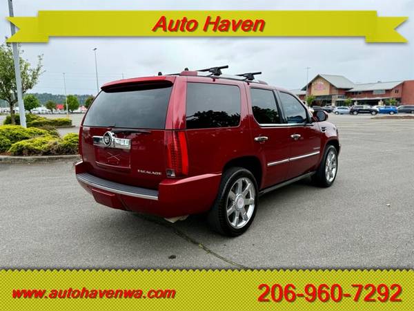 2011 Cadillac Escalade Premium AWD - $9,90063623005787011123