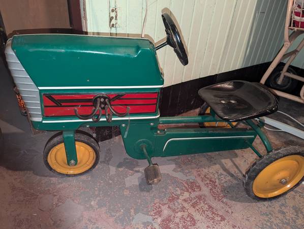 Vintage Tractor pedal car 1