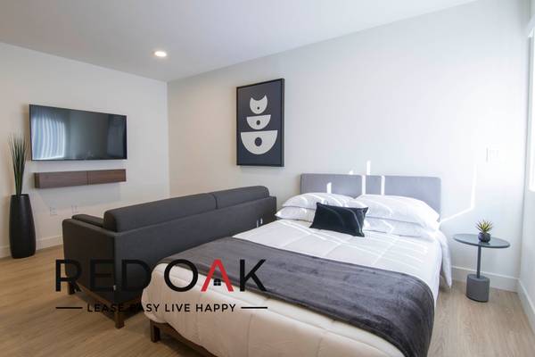 $1,283 / 179ft2 - Bright and Private Suite with Amazing Amenities, W/D In-Unit, & Pool! (West Hills)63857623824001122