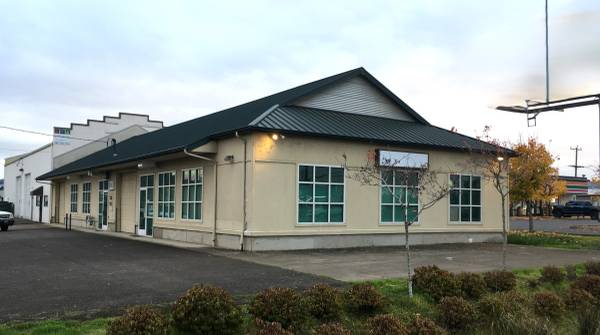 RETAIL / WAREHOUSE CORNER OF W. 11th & OCEAN ST. 1