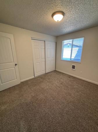 $1,625 / 3br - 1000ft2 - HALF OFF FIRST MONTH'S RENT!! 3 BEDROOM 1 1/2 BATH!!! (Oregon City)63831683162883123