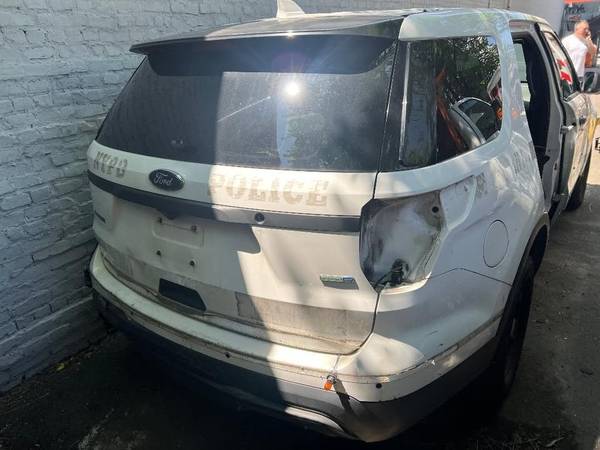FORD EXPLORER REAR HATCH 2016-2019 1