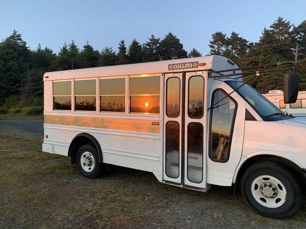 Autobús camper 2006 Chevy Express - $19,400 (Seattle)636233876898571211