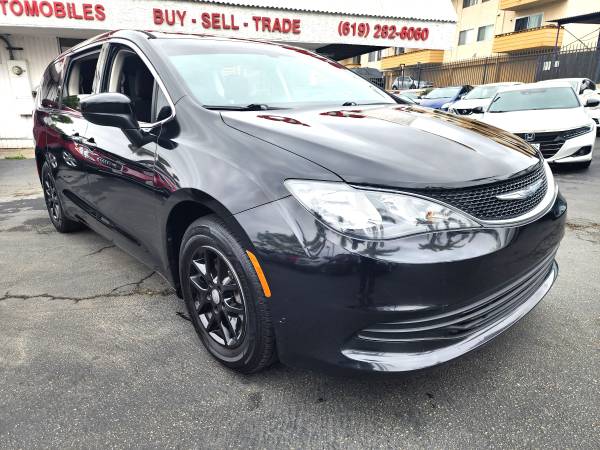 Minivan Chrysler Pacifica Touring 2017 - $10.495 (Mission Valley - Prime Auto Imports)63440157756291122