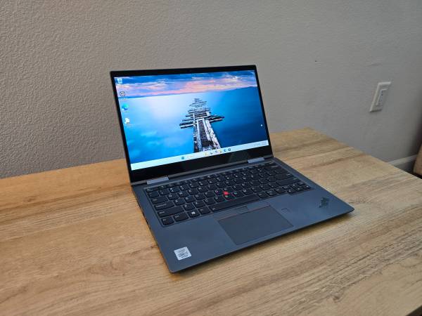 2 in 1 Lenovo ThinkPad X1 Yoga Gen5 laptop 1