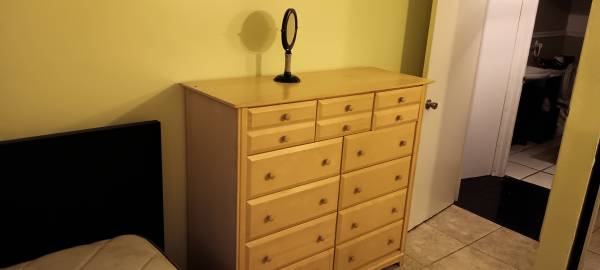 Small bedrm/ shared bath/female only shared bath 1