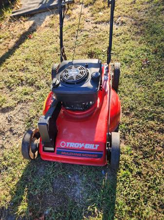 I want your broken/ unwanted lawnmowers 1