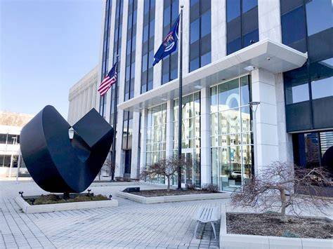 $84 🏢 ¿Negocio Virtual? ¡Obtén una Prestigiosa Dirección Postal en el Centro! (Downtown Grand Rapids)63985939819394121