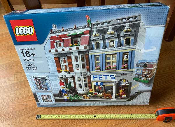 Lego Pet Shop 10218 Creator Modular New in Box Sealed Retired set 1