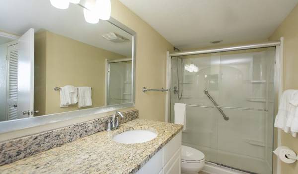 $2,500 / 3br - HILTON HEAD ISLAND , XMAS TIME OCEAND FRONT CONDO64029211652610122