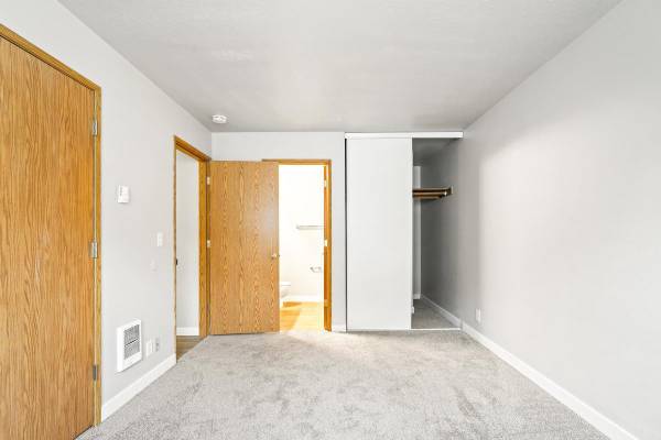 $1,425 / 1br - 750ft2 - Covered Balcony Available, Covered Parking, Fully Equipped Kitchen (Vancouver)63820883095939121