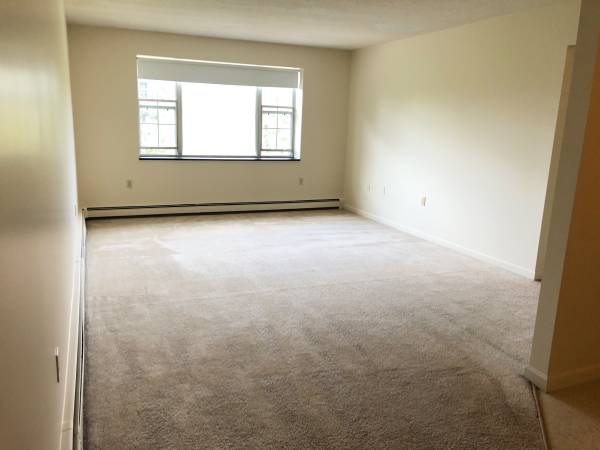 $2,650 / 2br - 🌞 HEAT/HW/PRKG 🌞 NO BROKER FEE! 🌞 (NEWTON)63863136582019122