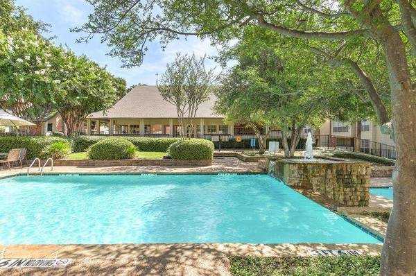 $1,563 / 2br - 980ft2 - Fully Equipped Gourmet Kitchens, Two Sparkling Pools, Bay Windows (Mid Cities)63796375474305121