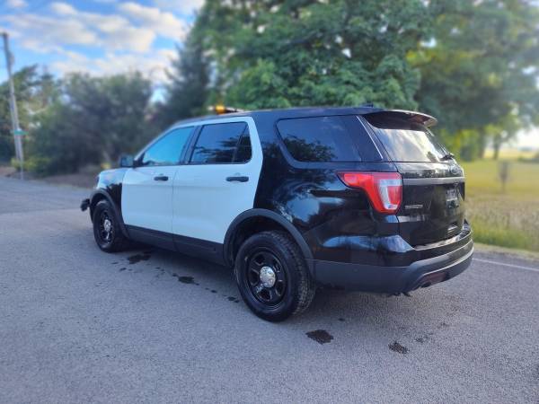 2017 Ford explorer, police interceptor,AWD - $6,950 (McMinnville Oregon)63617882777857124