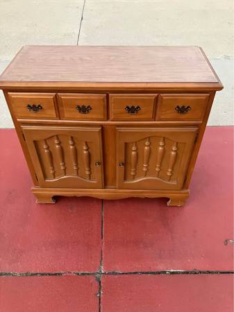 Beautiful Buffet: Great Size 1