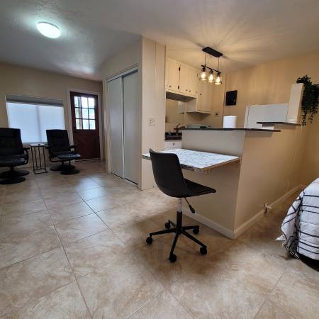 $1,000 / 4br - 500ft2 - Cozy studio in a great location (Prince and Tucson Blvd)63674964135939123