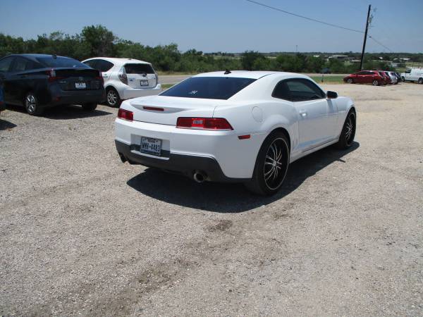 2014 Chevrolet Camaro V6 Transmisión Manual solo 39 mil millas - $14,995 (Mustang Ridge)63613001614465124