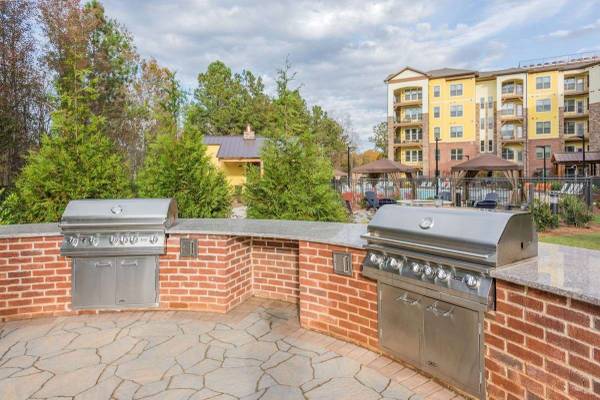 $1,625 / 1br - 709ft2 - 1 BR / 1 BA great for pets! Pet-Friendly Community in Charlotte (Charlotte)63925205486723121