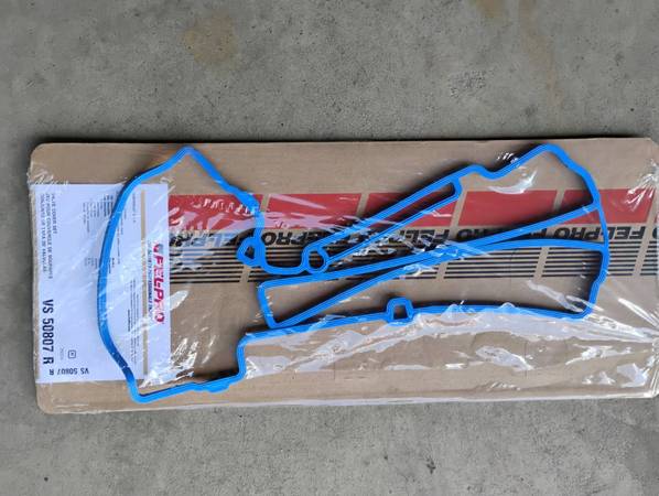 Chevy valve  cover gasket 1