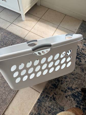 Free laundry basket 1