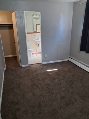 $1,050 / 1br - 650ft2 - Well maintained one bedroom unit in Aurora (Aurora)63973503705603124