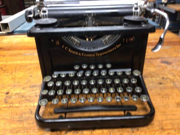 L.C. SMITH & CORONA TYPEWRITER  NO. 8 VINTAGE UNIT 1
